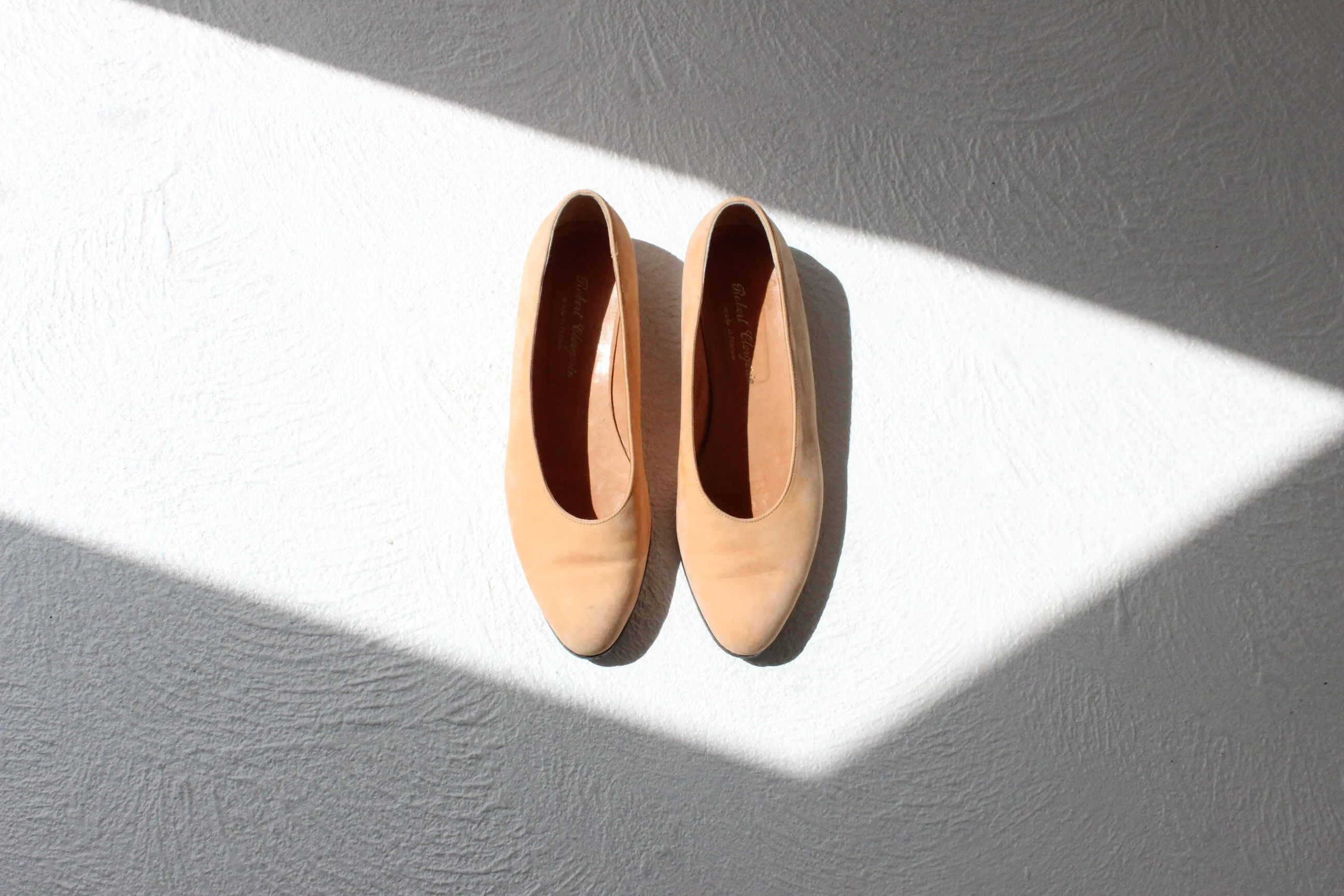 80s Robert Clergerie France Peach Suede Round Toe Ballet Flats ~ Euro 38
