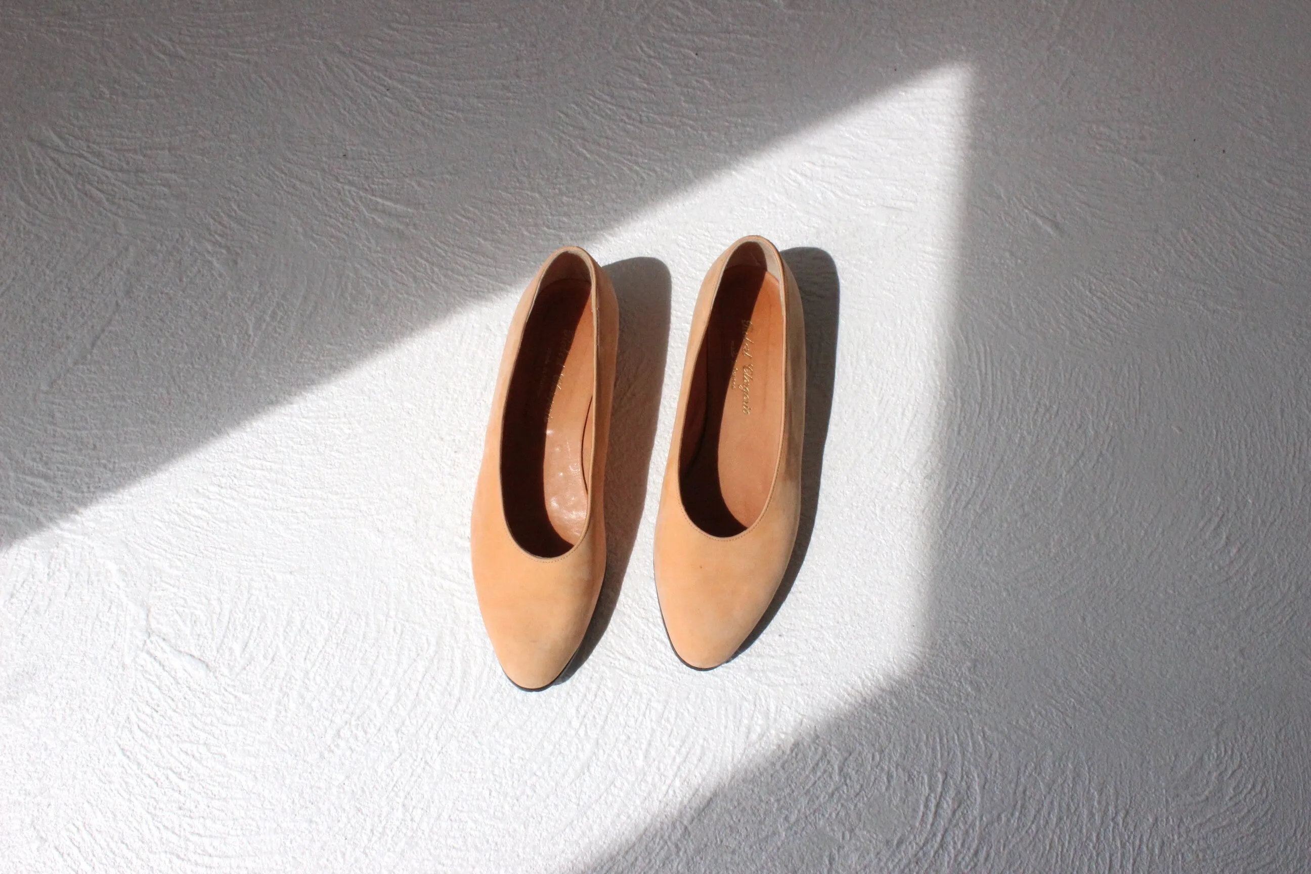 80s Robert Clergerie France Peach Suede Round Toe Ballet Flats ~ Euro 38