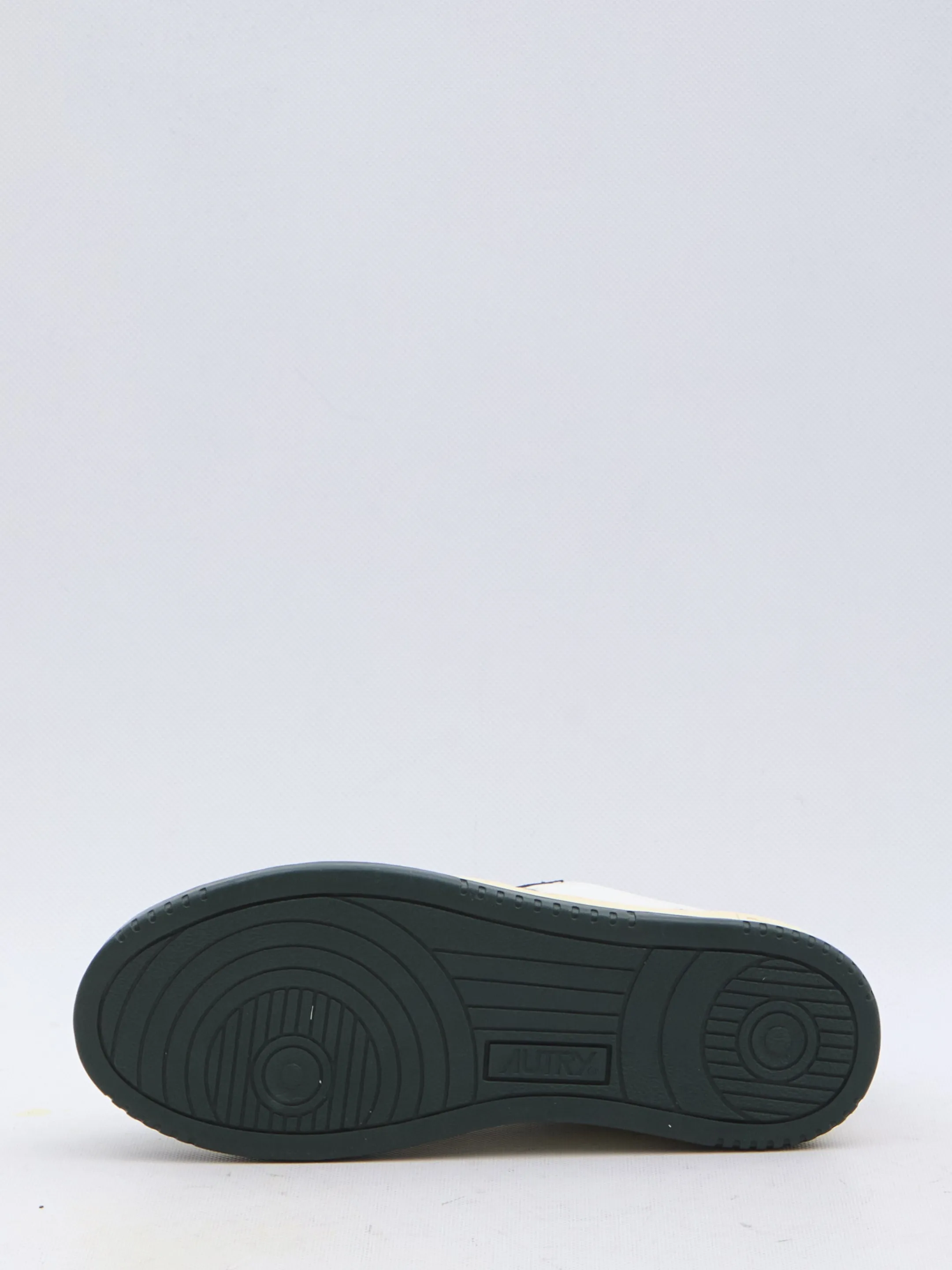 Autry Medalist Sneakers In White And Green