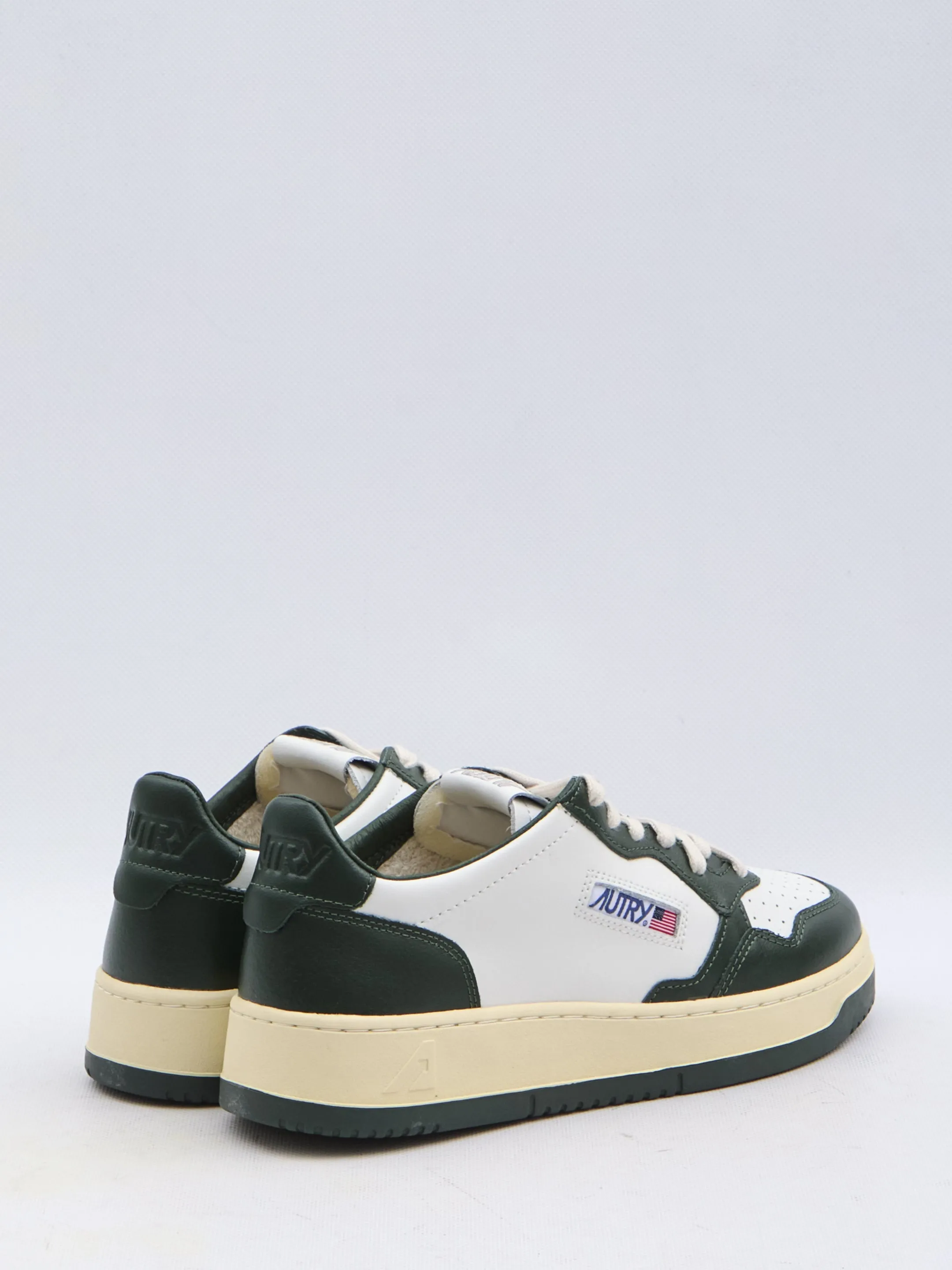 Autry Medalist Sneakers In White And Green