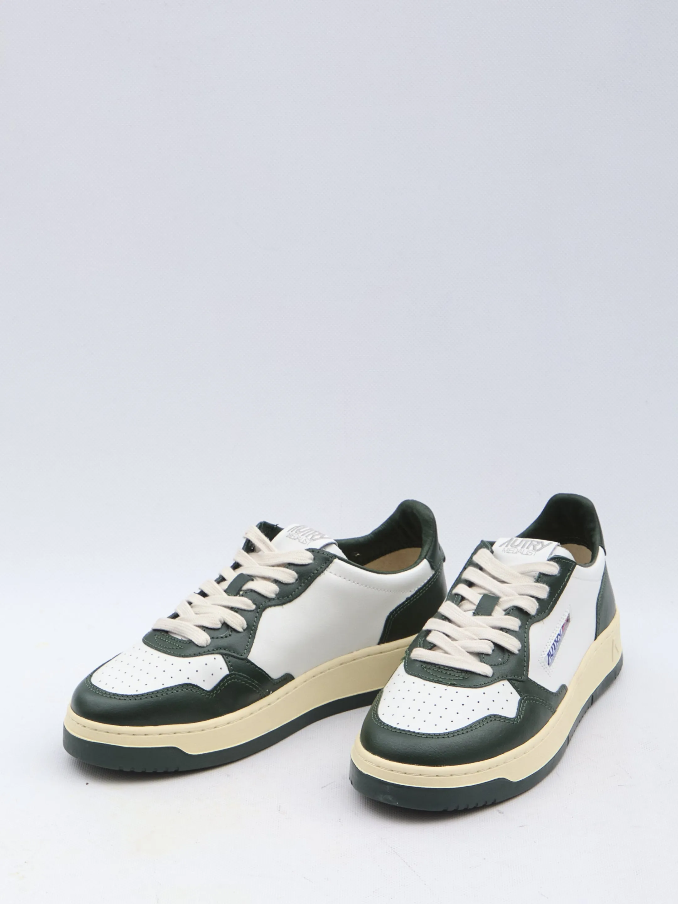 Autry Medalist Sneakers In White And Green