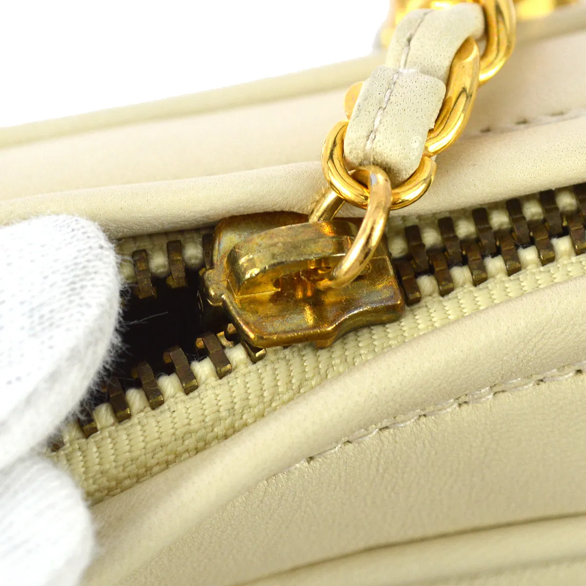 Chanel 1989-1991 Ivory Lambskin Camera Bag Large