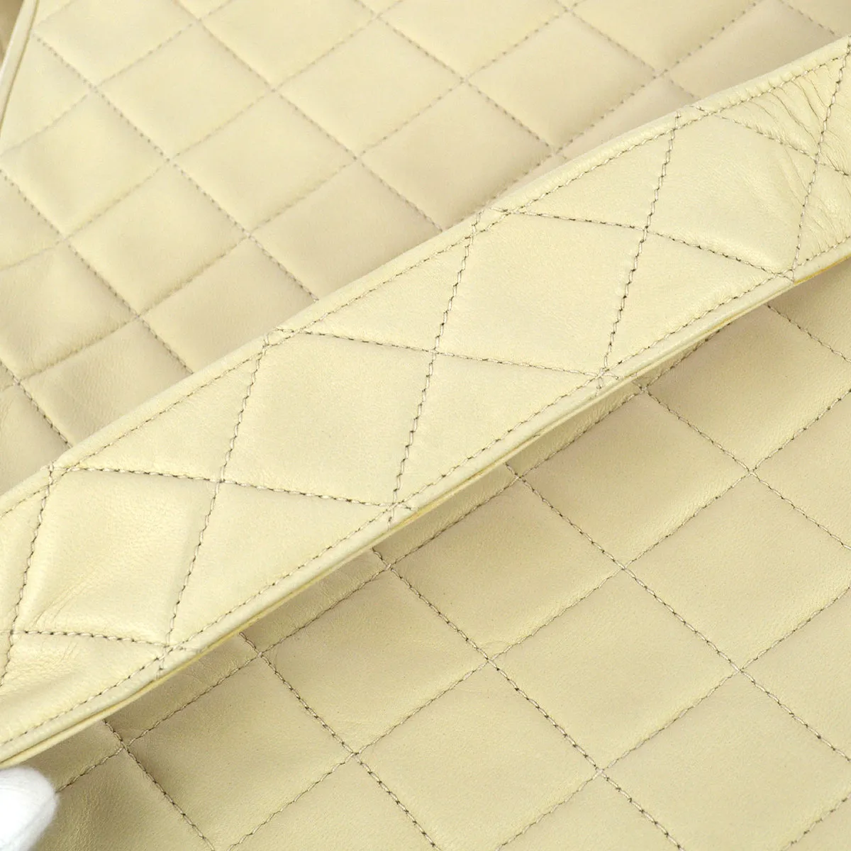 Chanel 1989-1991 Ivory Lambskin Camera Bag Large