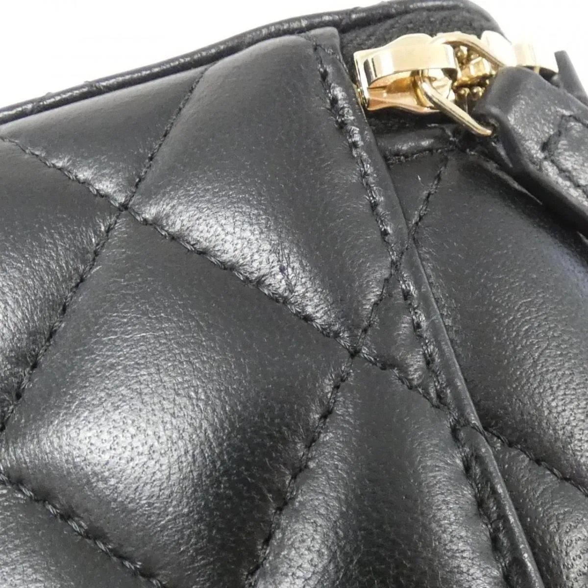 CHANEL AP2303 SHOULDER BAG