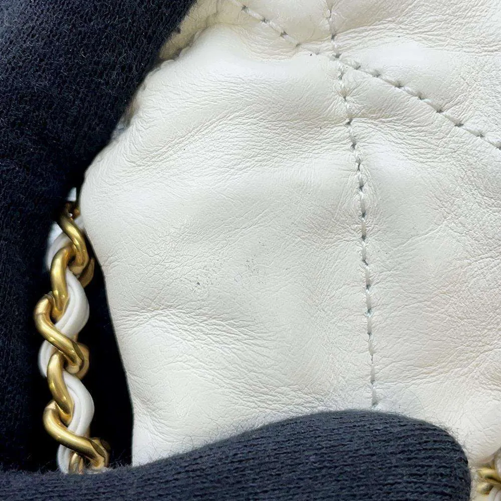 CHANEL CHANEL 22 Handbag White AS3980 Shiny Calf Leather Size Mini
