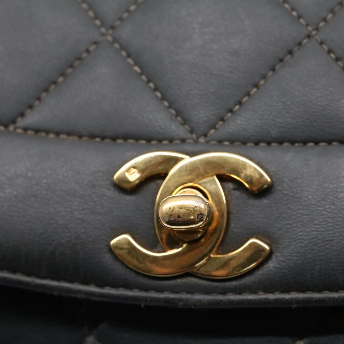 CHANEL Diana Matelasse Turn Lock Shoulder Bag Lamb Skin Black CC Auth 51272A
