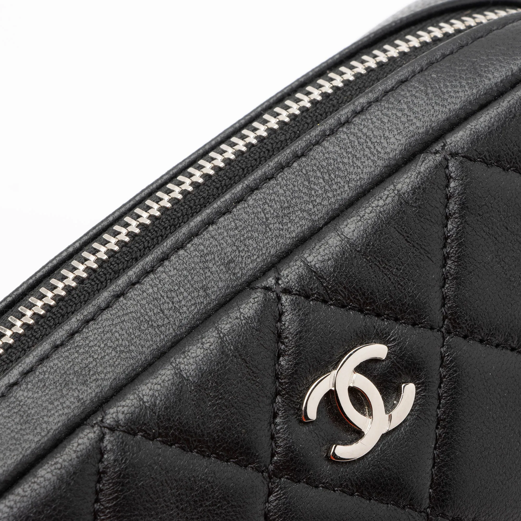 Chanel Lambskin Curvy Small Cosmetic Pouch (SHF-bKQqBi)