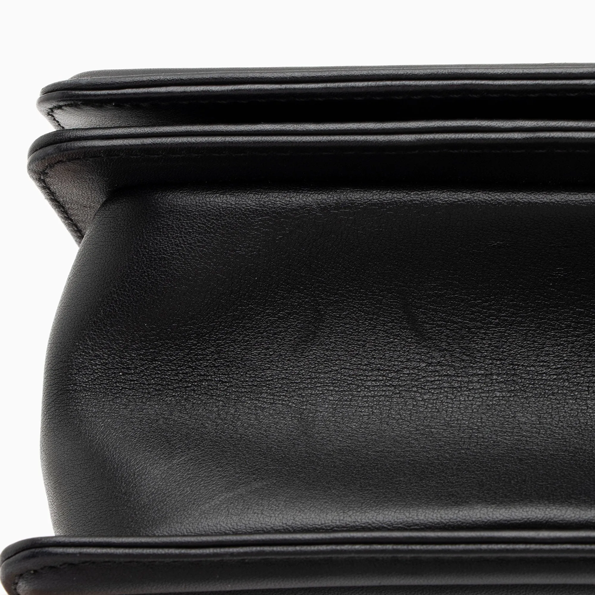 Chanel Lambskin Old Medium Boy Bag (SHF-QJr6Pf)