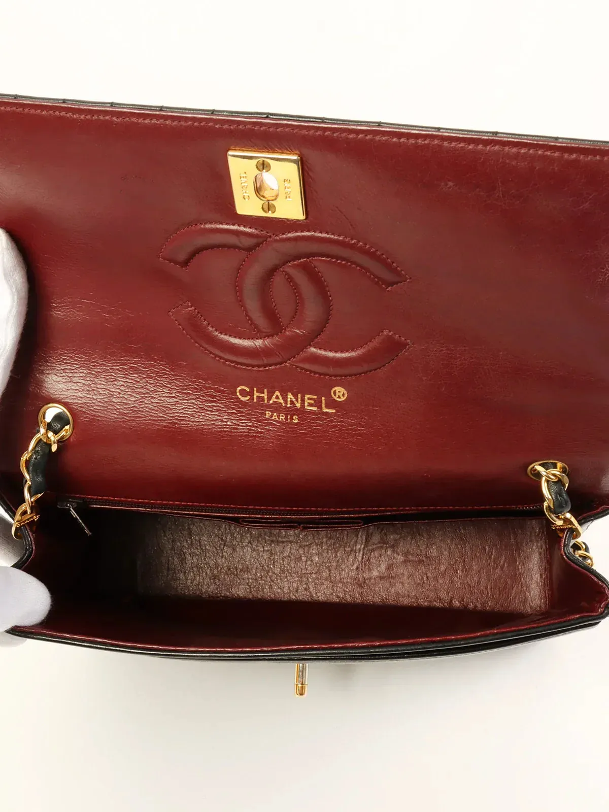 CHANEL Mademoiselle Stitch Circle Turn-Lock Chain Bag Black