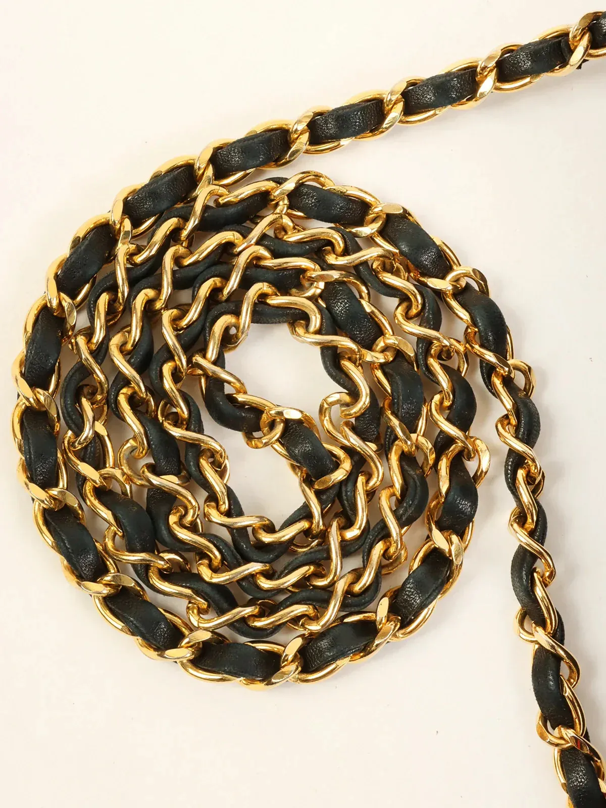 CHANEL Mademoiselle Stitch Circle Turn-Lock Chain Bag Black