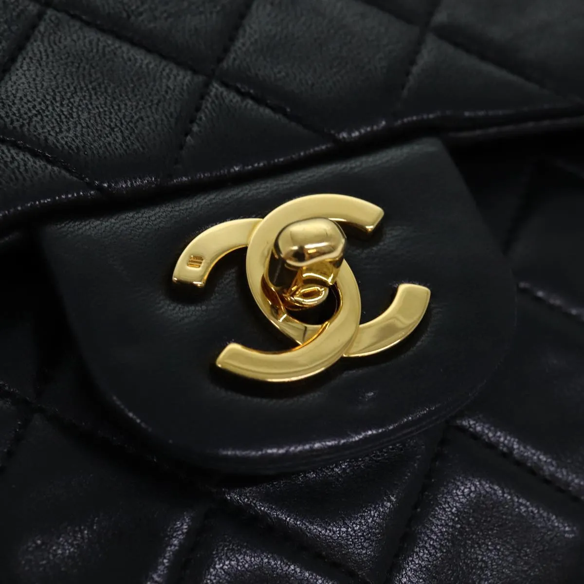 CHANEL Matelasse Chain Shoulder Bag Lamb Skin Black CC Auth 72241A