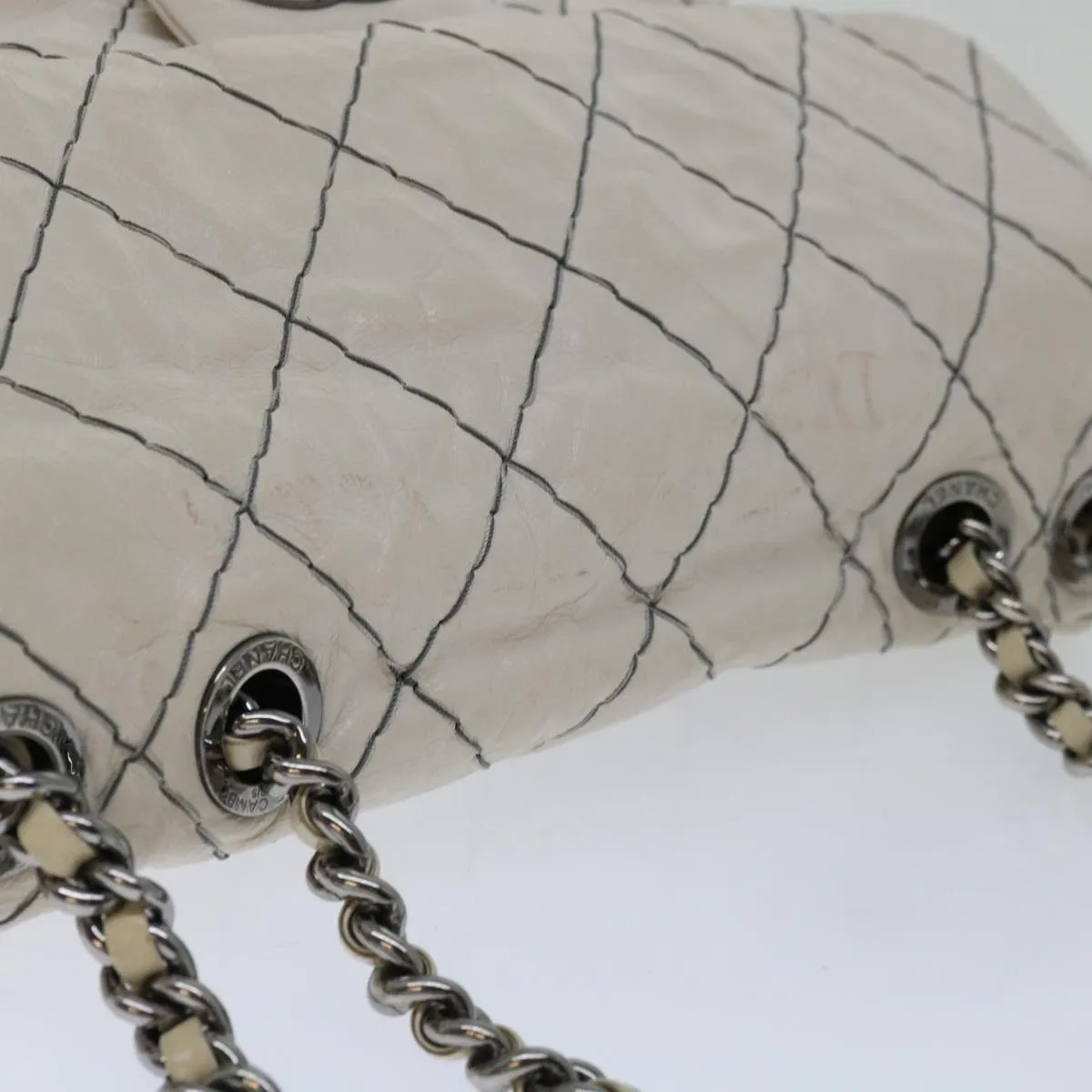 CHANEL Matelasse Chain Shoulder Bag Leather White CC Auth yk10764
