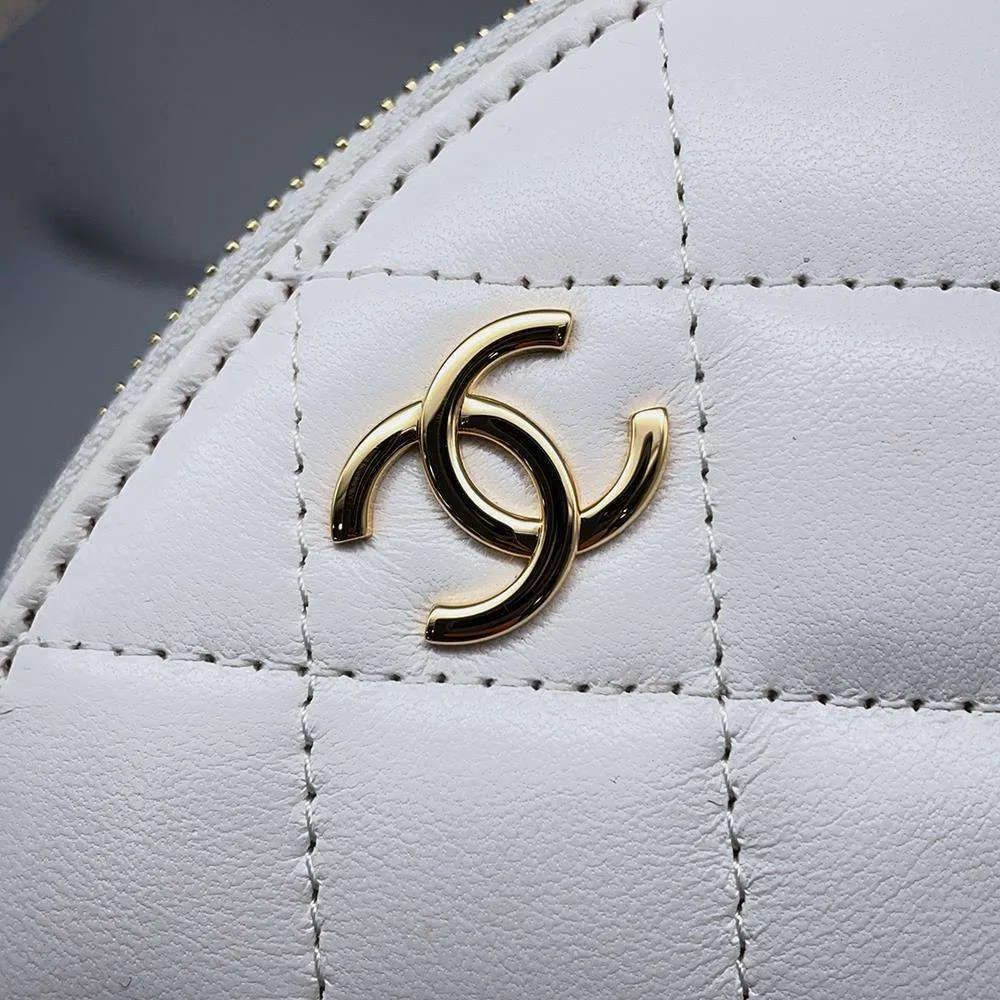 CHANEL Matelasse ChainClutch Shoulder Bag White AP3088 Lambskin