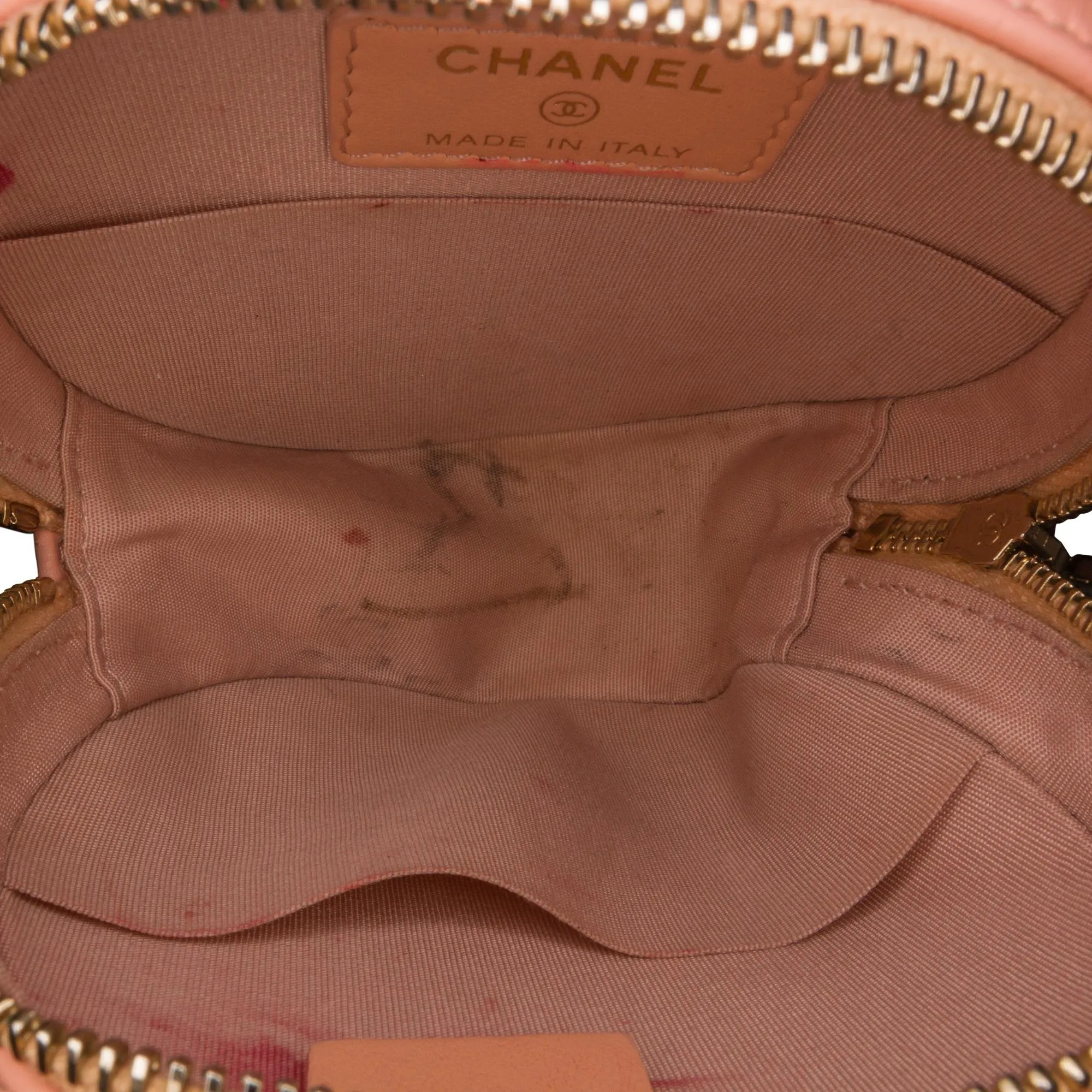 Chanel Pearl Round As Earth Crossbody Bag (SHG-q8dCpH)