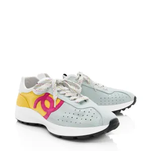 Chanel Perforated Suede Kidskin CC Sneakers - Size 10 / 40 (SHF-9fAeml)