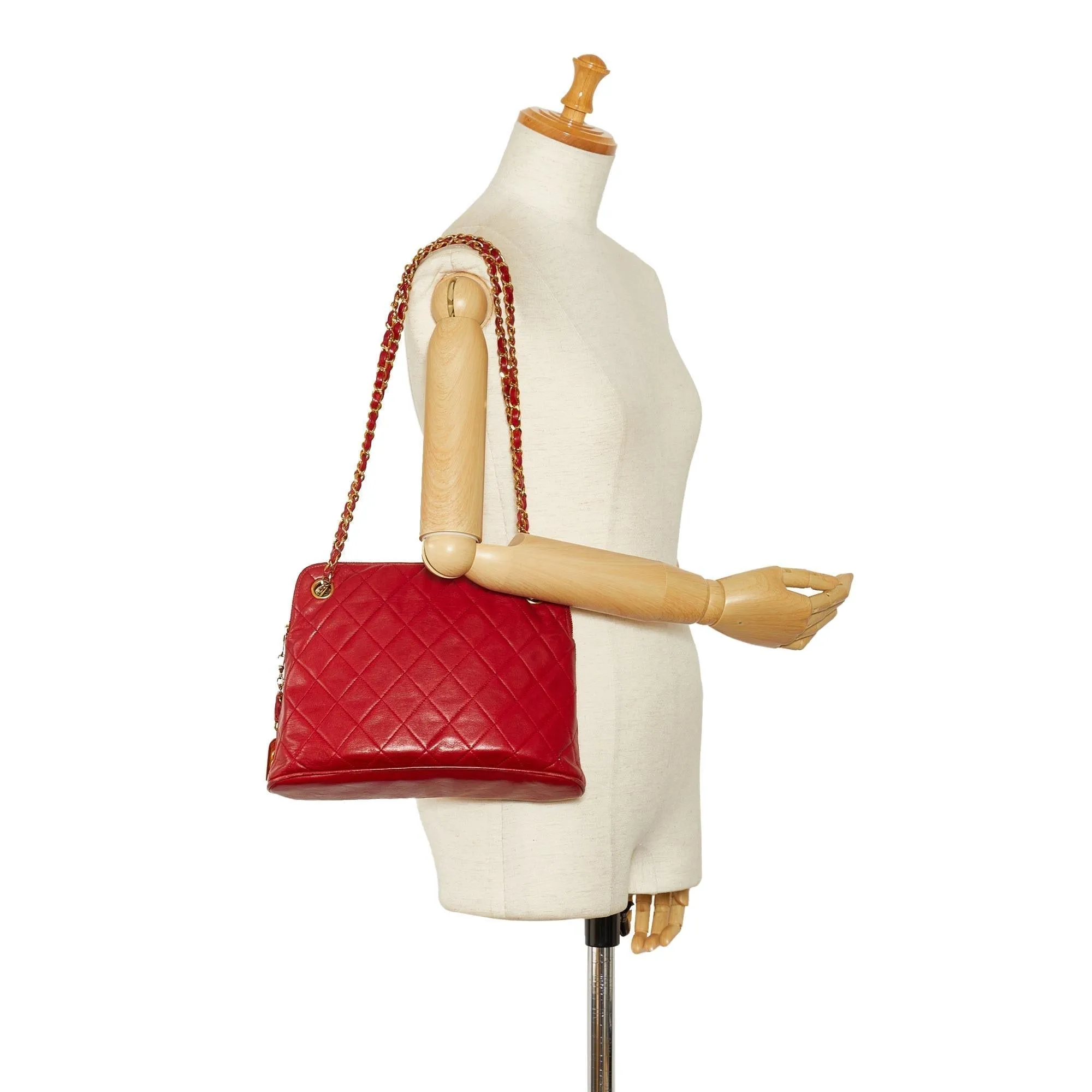 Chanel Quilted Lambskin Shoulder Bag (SHG-Qw6dWQ)