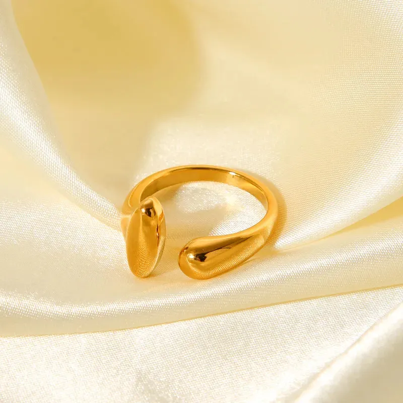 Elegant Curve Open Ring