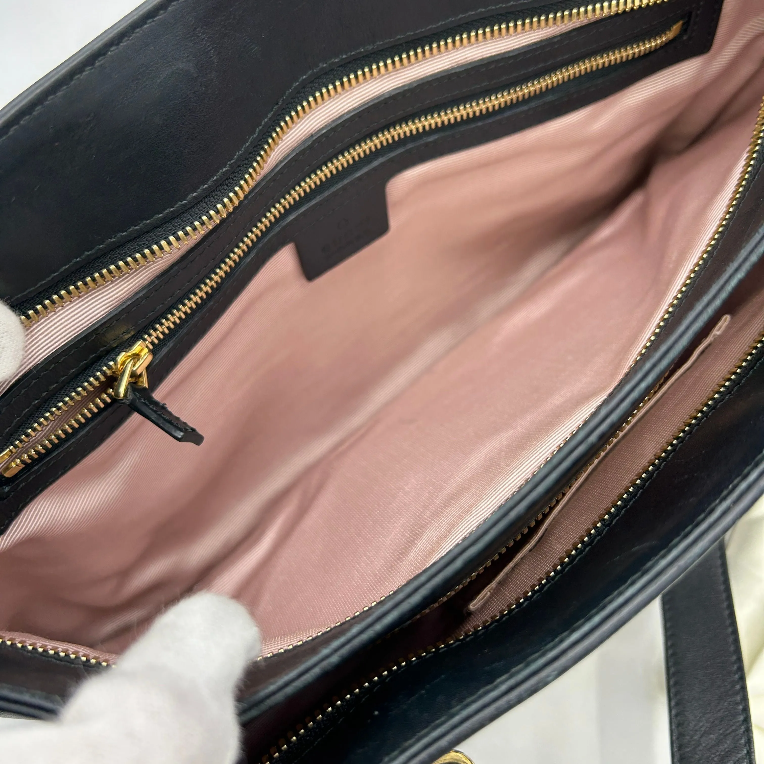 Gucci Black Leather Arli Shoulder Bag LA24126