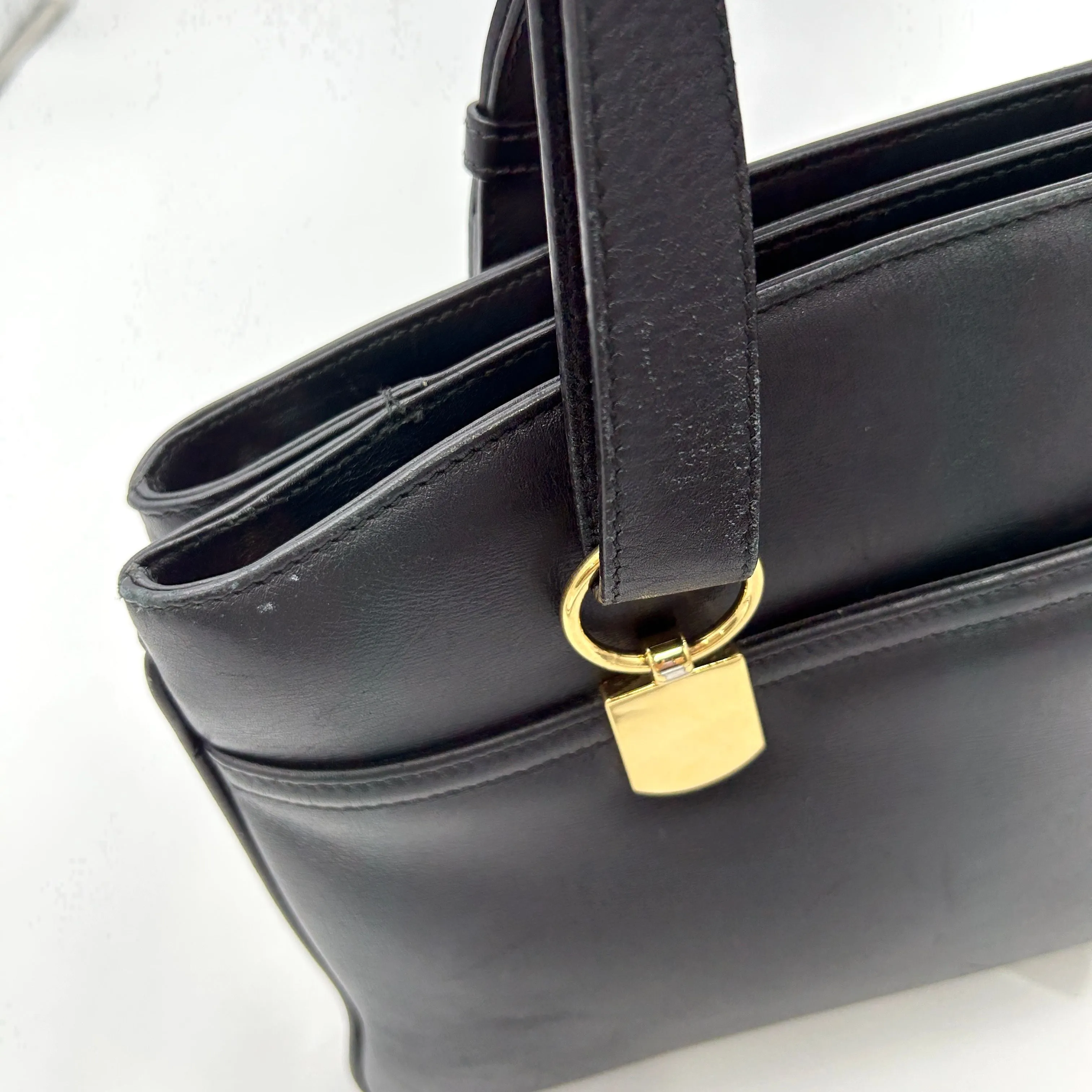 Gucci Black Leather Arli Shoulder Bag LA24126