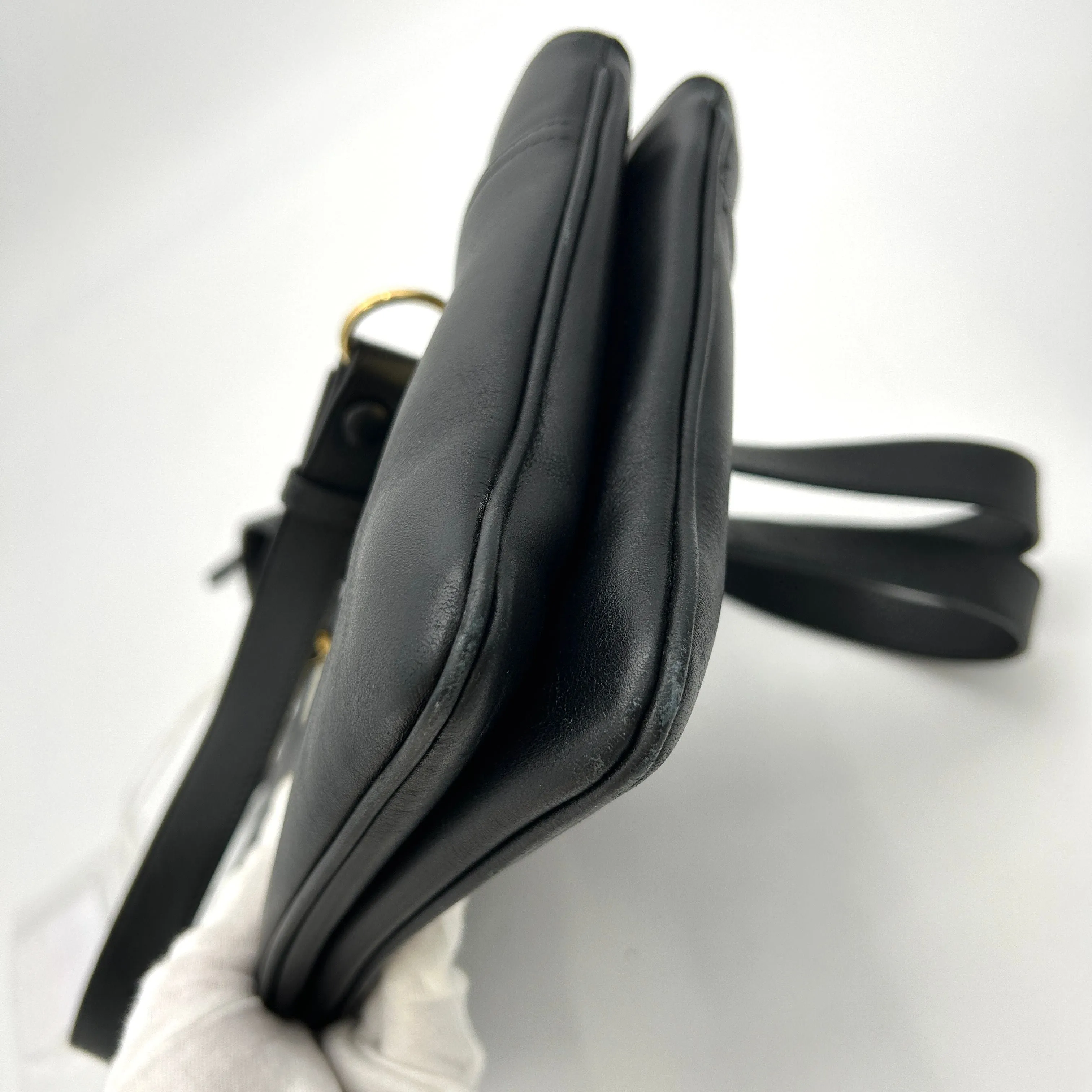 Gucci Black Leather Arli Shoulder Bag LA24126
