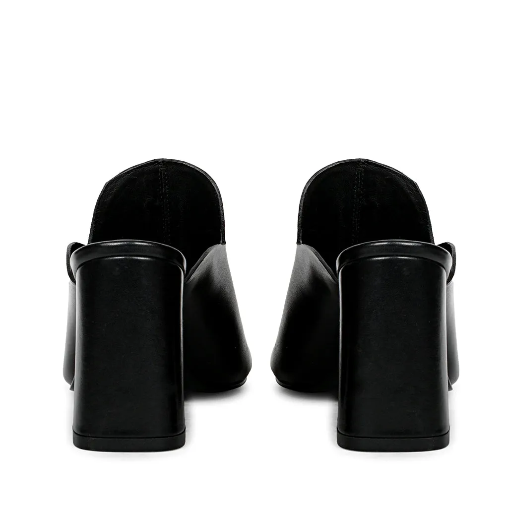 Saint Amor Black Leather Block Heel Mule